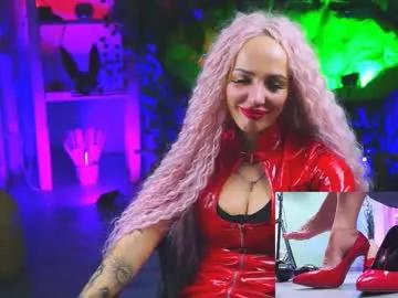 Girls: discover live performances with matured cam models, from teasing to fixations, in a variety of stunning live sex cams.