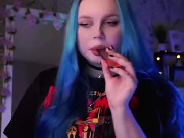 moon_valkyriie from Chaturbate