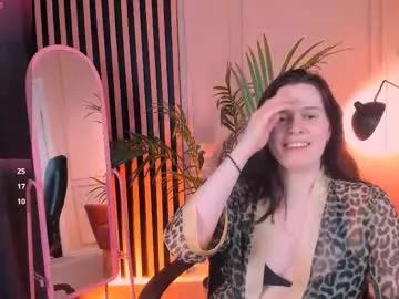 Girls: discover live performances with matured cam models, from teasing to fixations, in a variety of stunning live sex cams.