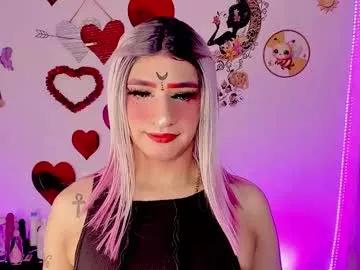 Girls: discover live performances with matured cam models, from teasing to fixations, in a variety of stunning live sex cams.