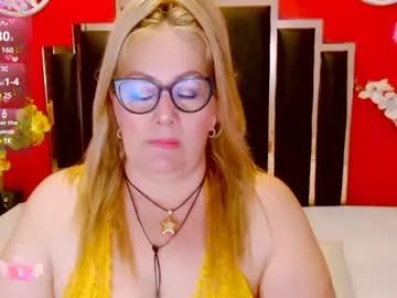 Girls: discover live performances with matured cam models, from teasing to fixations, in a variety of stunning live sex cams.