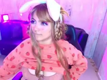 Girls: discover live performances with matured cam models, from teasing to fixations, in a variety of stunning live sex cams.