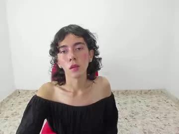 Girls: discover live performances with matured cam models, from teasing to fixations, in a variety of stunning live sex cams.