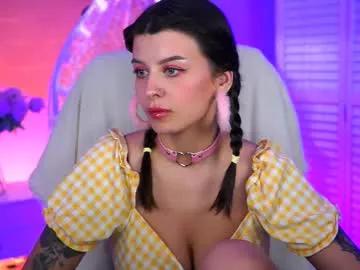 Girls: discover live performances with matured cam models, from teasing to fixations, in a variety of stunning live sex cams.