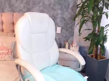 Girls: discover live performances with matured cam models, from teasing to fixations, in a variety of stunning live sex cams.