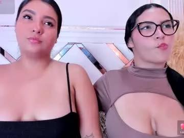 ninablooms01 from Chaturbate