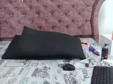 nnickylondon from Chaturbate