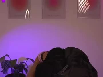 Girls: discover live performances with matured cam models, from teasing to fixations, in a variety of stunning live sex cams.
