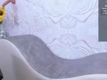 Girls: discover live performances with matured cam models, from teasing to fixations, in a variety of stunning live sex cams.