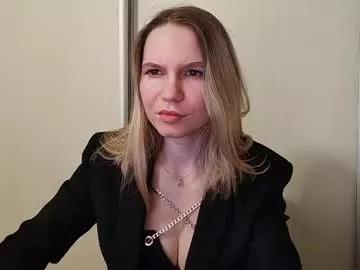 Girls: discover live performances with matured cam models, from teasing to fixations, in a variety of stunning live sex cams.
