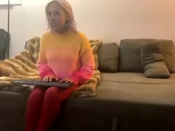 Girls: discover live performances with matured cam models, from teasing to fixations, in a variety of stunning live sex cams.