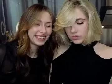 Girls: discover live performances with matured cam models, from teasing to fixations, in a variety of stunning live sex cams.