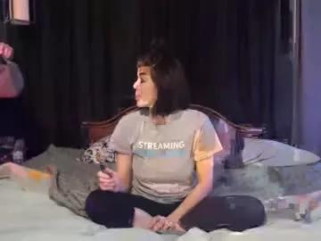 Girls: discover live performances with matured cam models, from teasing to fixations, in a variety of stunning live sex cams.