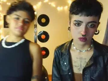 Girls: discover live performances with matured cam models, from teasing to fixations, in a variety of stunning live sex cams.