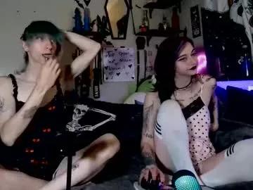 Girls: discover live performances with matured cam models, from teasing to fixations, in a variety of stunning live sex cams.