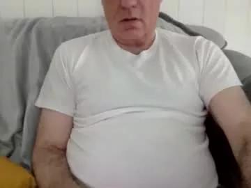 pussyslav39 from Chaturbate
