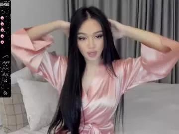 queeenbi from Chaturbate