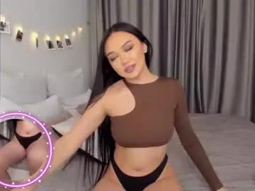 queeenbi from Chaturbate