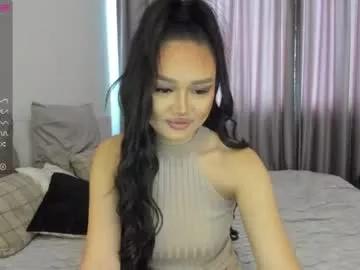 queeenbi from Chaturbate
