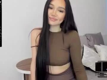 queeenbi from Chaturbate