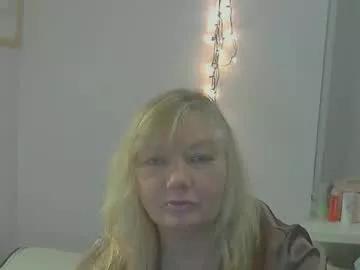 Girls: discover live performances with matured cam models, from teasing to fixations, in a variety of stunning live sex cams.