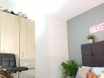 Girls: discover live performances with matured cam models, from teasing to fixations, in a variety of stunning live sex cams.