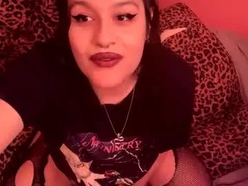 rattlesnakebitch from Chaturbate