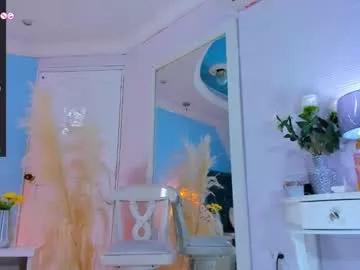 Girls: discover live performances with matured cam models, from teasing to fixations, in a variety of stunning live sex cams.