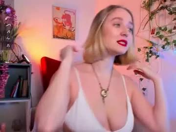 Girls: discover live performances with matured cam models, from teasing to fixations, in a variety of stunning live sex cams.