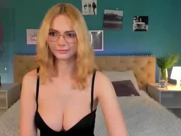 Girls: discover live performances with matured cam models, from teasing to fixations, in a variety of stunning live sex cams.