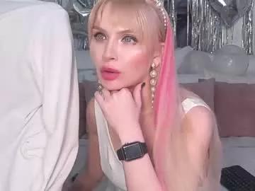 Girls: discover live performances with matured cam models, from teasing to fixations, in a variety of stunning live sex cams.