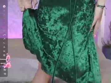 Girls: discover live performances with matured cam models, from teasing to fixations, in a variety of stunning live sex cams.