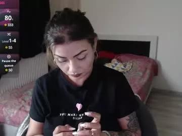 Girls: discover live performances with matured cam models, from teasing to fixations, in a variety of stunning live sex cams.