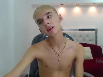 Girls: discover live performances with matured cam models, from teasing to fixations, in a variety of stunning live sex cams.