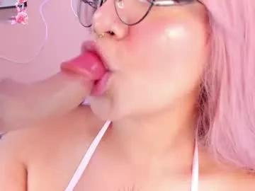 Girls: discover live performances with matured cam models, from teasing to fixations, in a variety of stunning live sex cams.