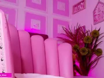 Girls: discover live performances with matured cam models, from teasing to fixations, in a variety of stunning live sex cams.