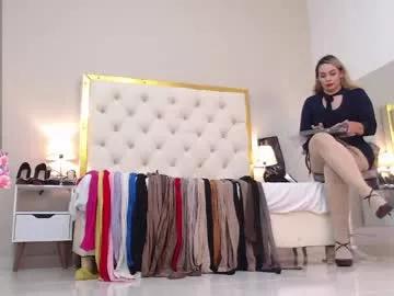 Girls: discover live performances with matured cam models, from teasing to fixations, in a variety of stunning live sex cams.