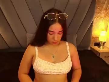 Girls: discover live performances with matured cam models, from teasing to fixations, in a variety of stunning live sex cams.