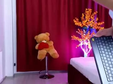 Girls: discover live performances with matured cam models, from teasing to fixations, in a variety of stunning live sex cams.