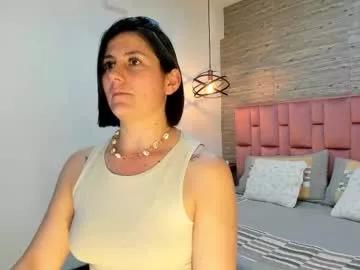sarahdeyvis from Chaturbate