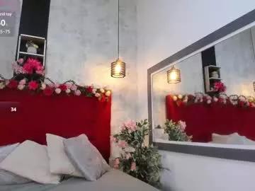 Girls: discover live performances with matured cam models, from teasing to fixations, in a variety of stunning live sex cams.
