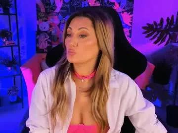 Girls: discover live performances with matured cam models, from teasing to fixations, in a variety of stunning live sex cams.