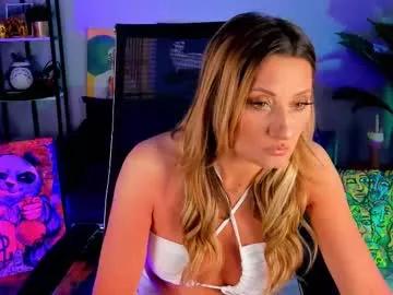 Girls: discover live performances with matured cam models, from teasing to fixations, in a variety of stunning live sex cams.