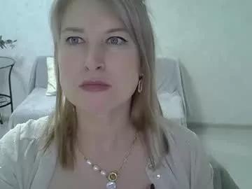 Girls: discover live performances with matured cam models, from teasing to fixations, in a variety of stunning live sex cams.