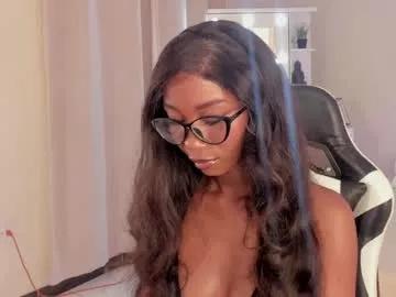 savannahwildee from Chaturbate
