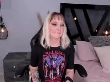 Girls: discover live performances with matured cam models, from teasing to fixations, in a variety of stunning live sex cams.