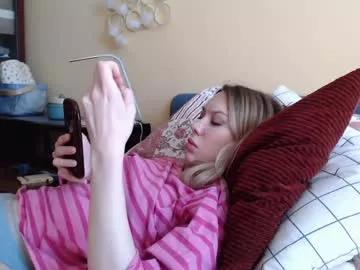Girls: discover live performances with matured cam models, from teasing to fixations, in a variety of stunning live sex cams.