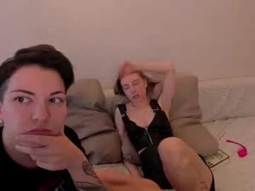 Girls: discover live performances with matured cam models, from teasing to fixations, in a variety of stunning live sex cams.