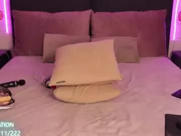 selena_lily from Chaturbate