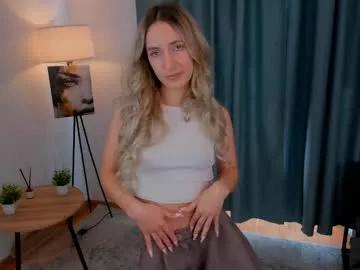 Girls: discover live performances with matured cam models, from teasing to fixations, in a variety of stunning live sex cams.